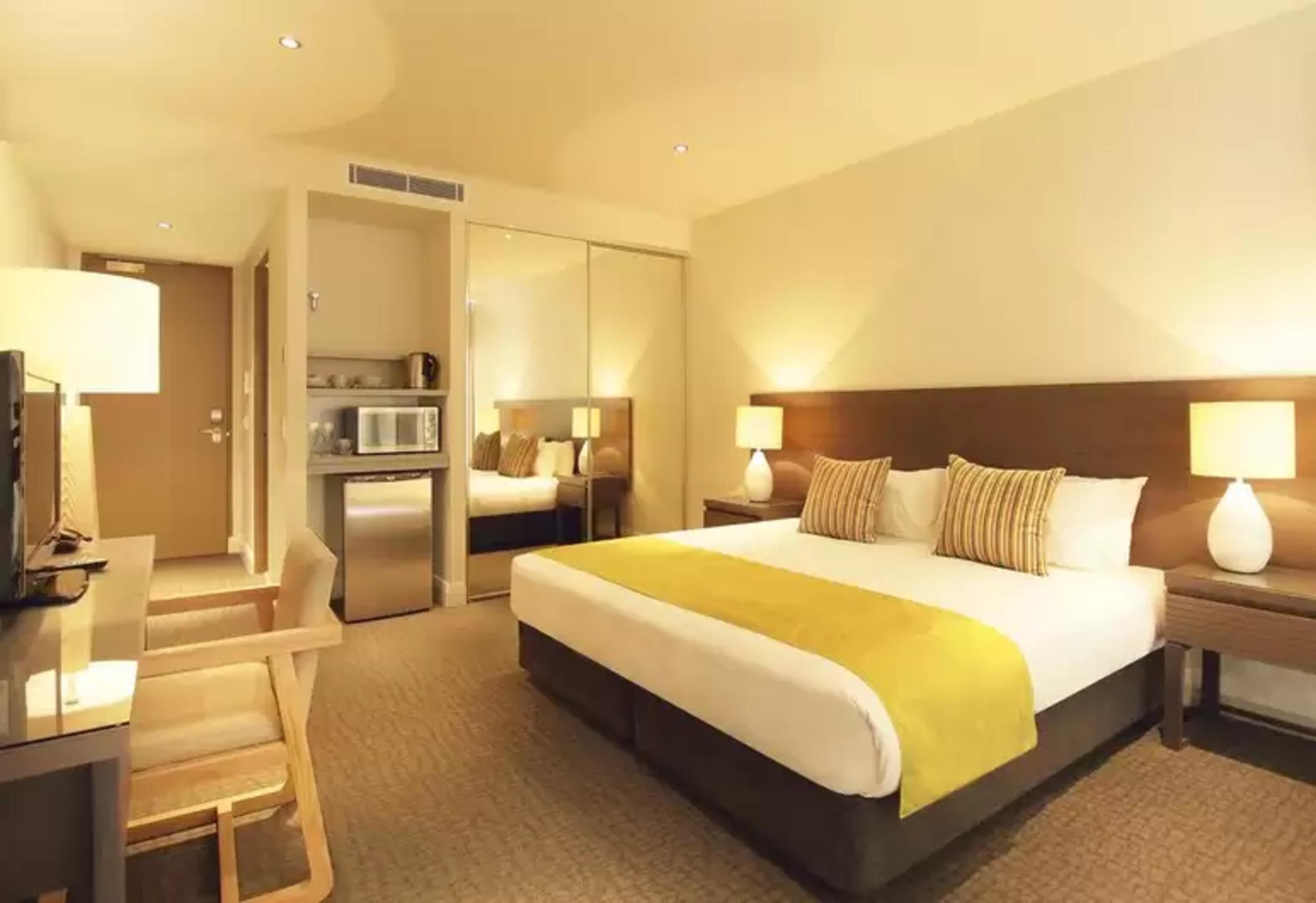Oaks Redcliffe Mon Komo Suites Exteriör bild