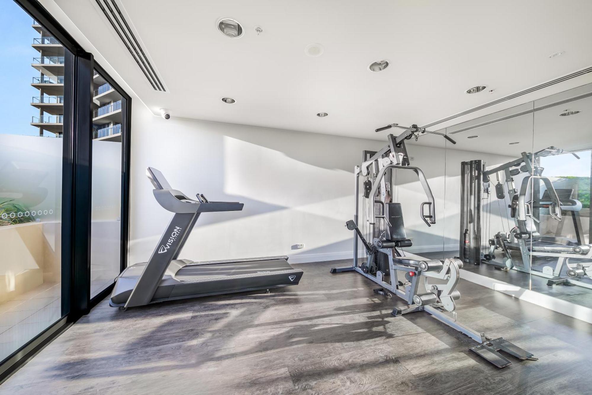 Oaks Redcliffe Mon Komo Suites Exteriör bild