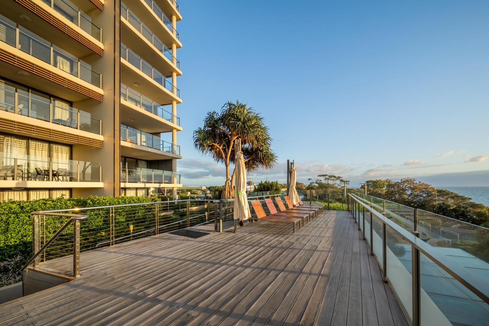 Oaks Redcliffe Mon Komo Suites Exteriör bild