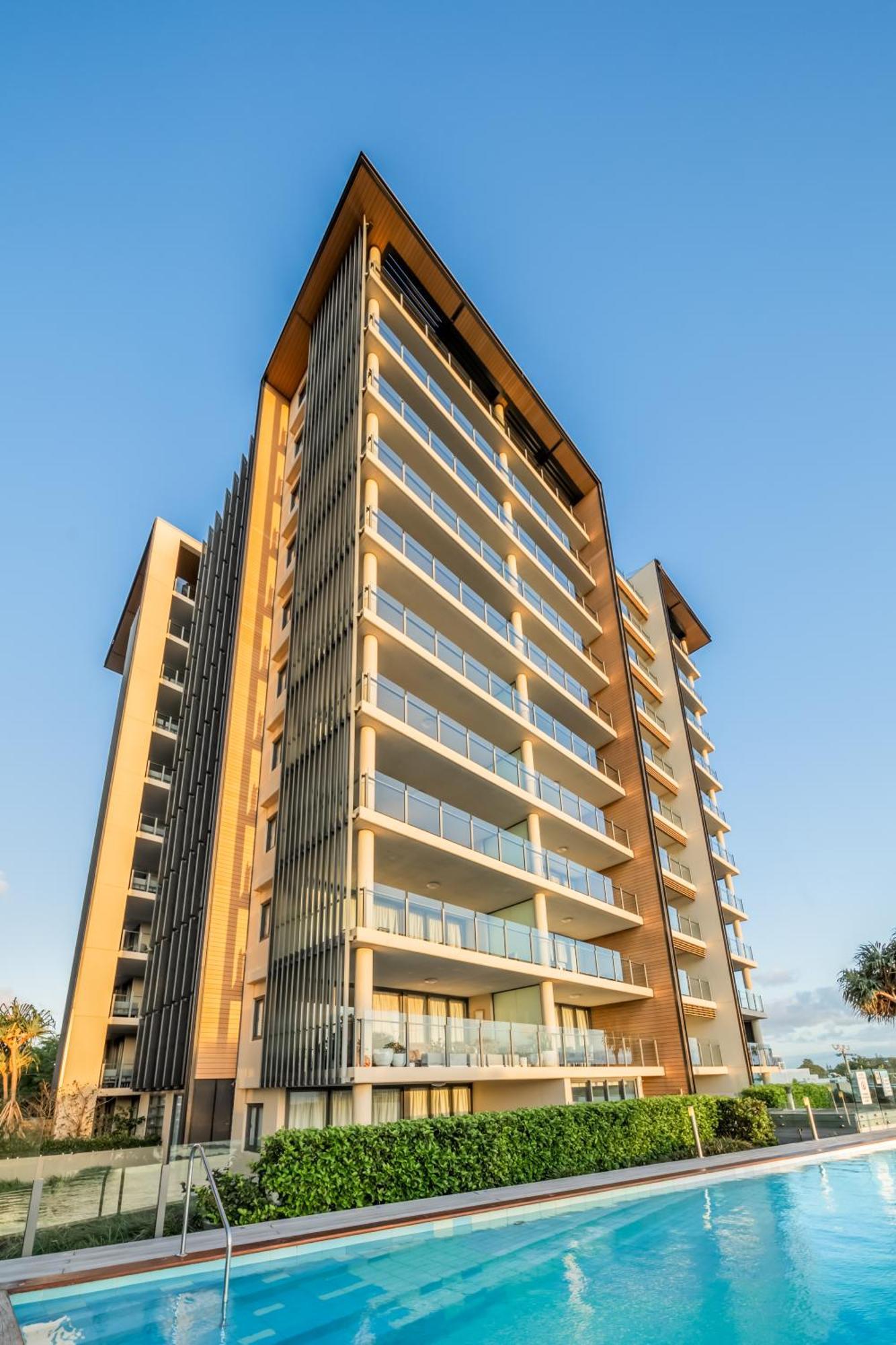 Oaks Redcliffe Mon Komo Suites Exteriör bild