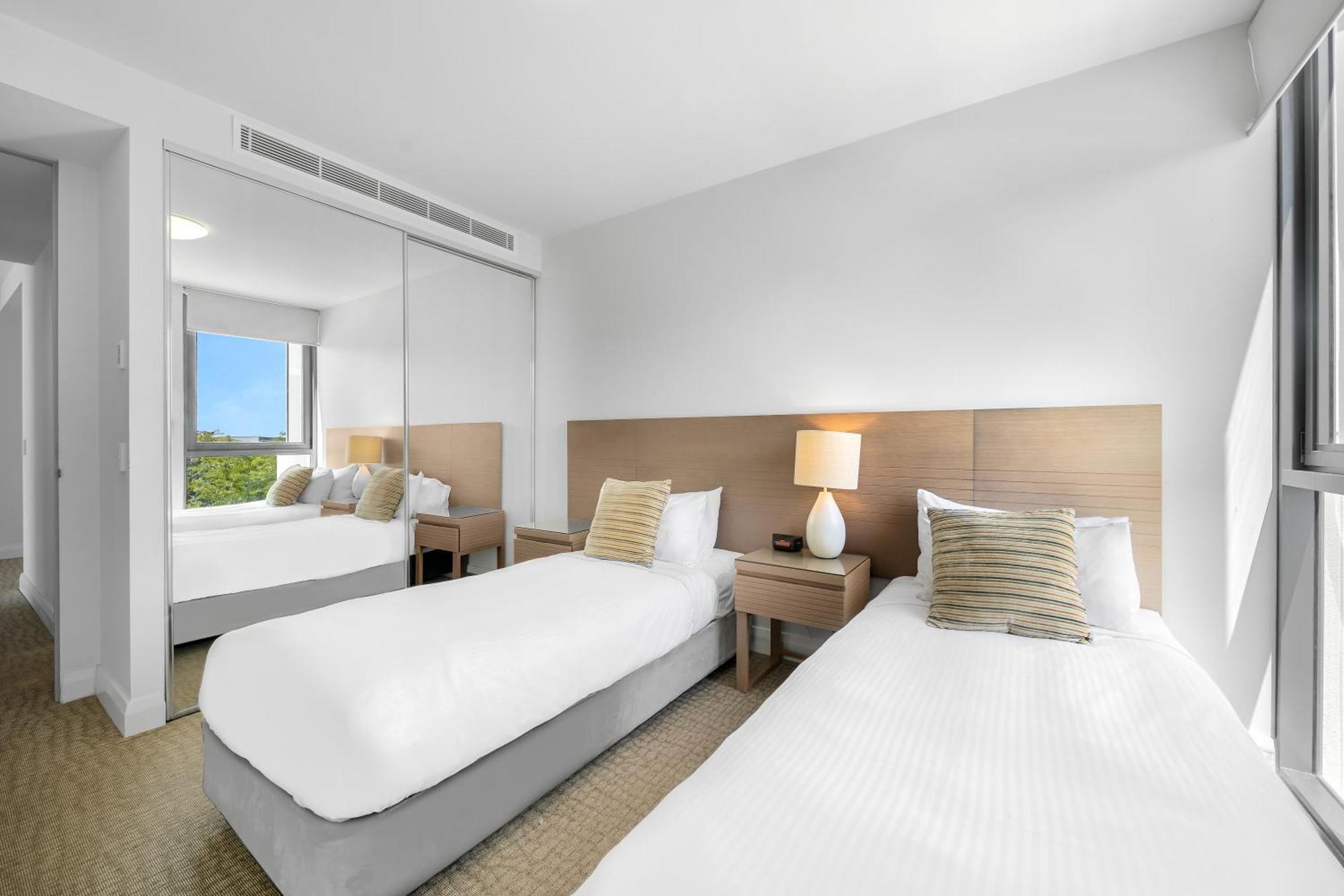 Oaks Redcliffe Mon Komo Suites Exteriör bild