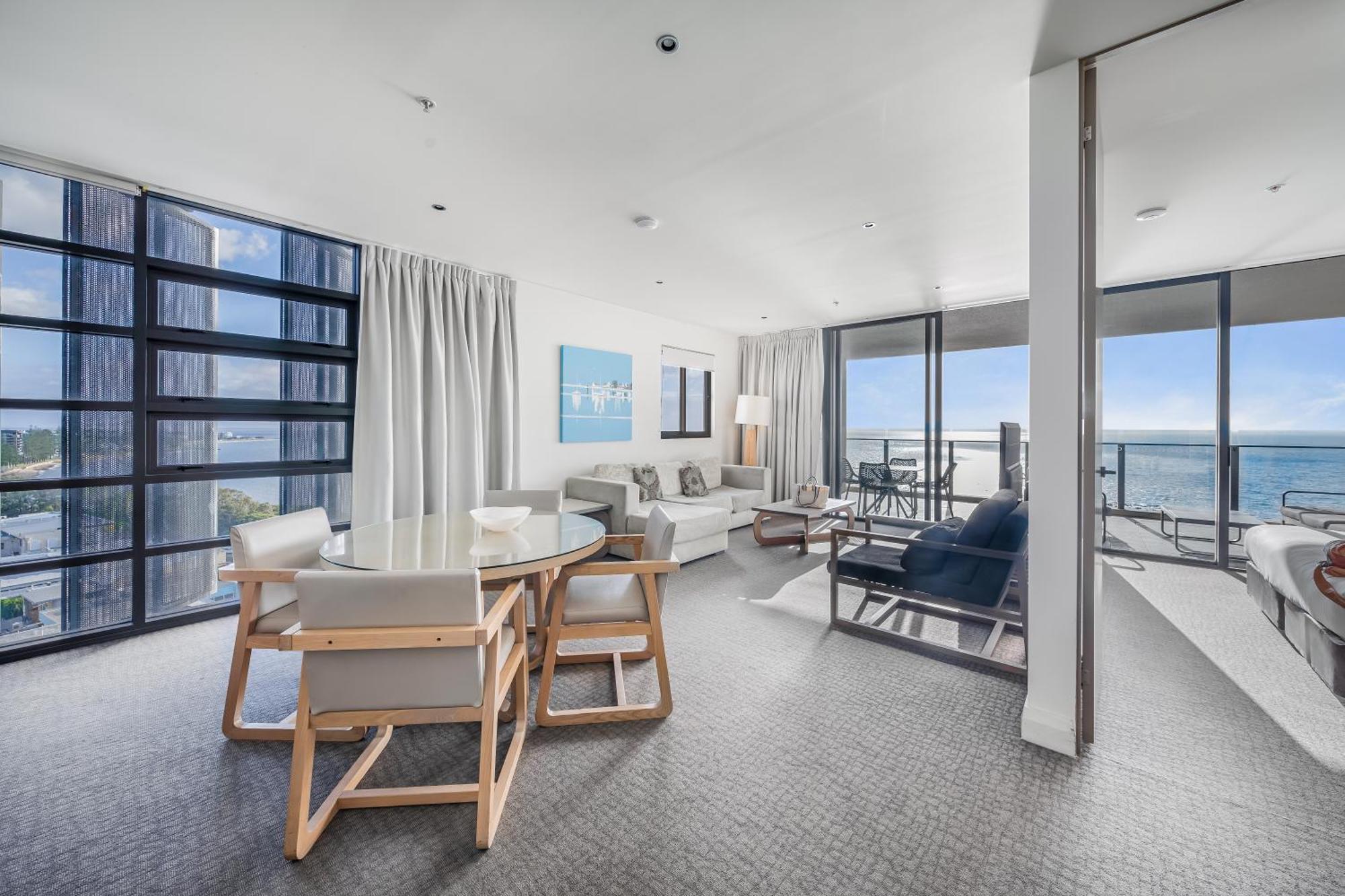 Oaks Redcliffe Mon Komo Suites Exteriör bild