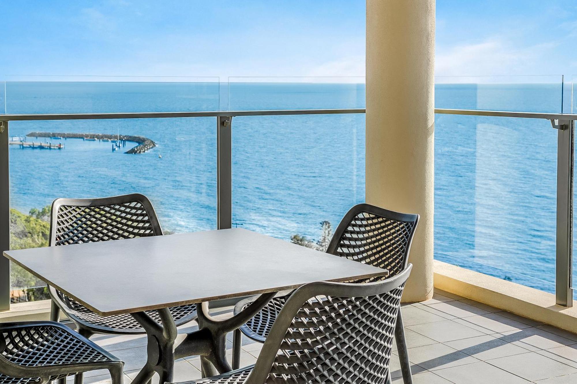 Oaks Redcliffe Mon Komo Suites Exteriör bild