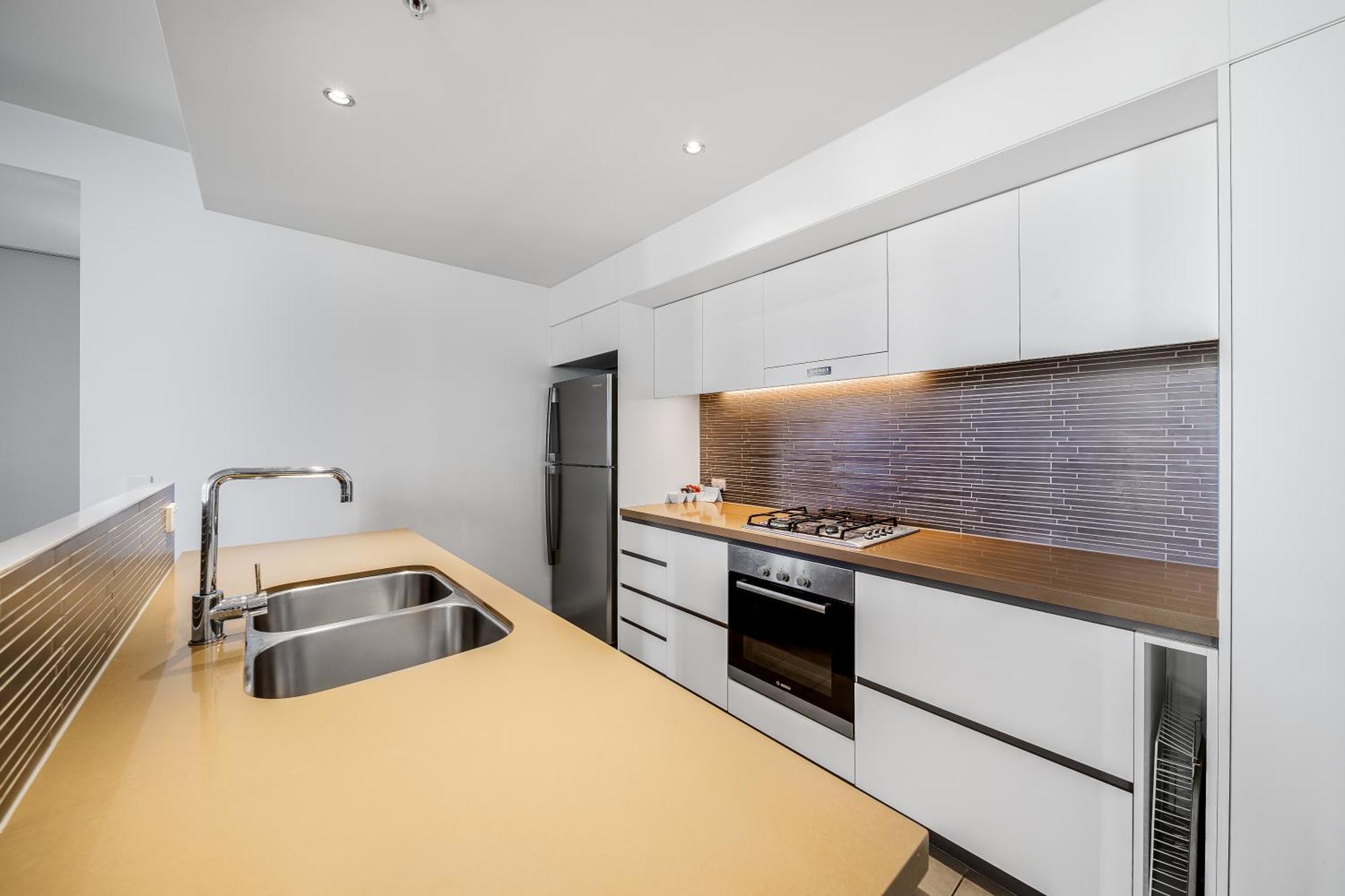Oaks Redcliffe Mon Komo Suites Exteriör bild