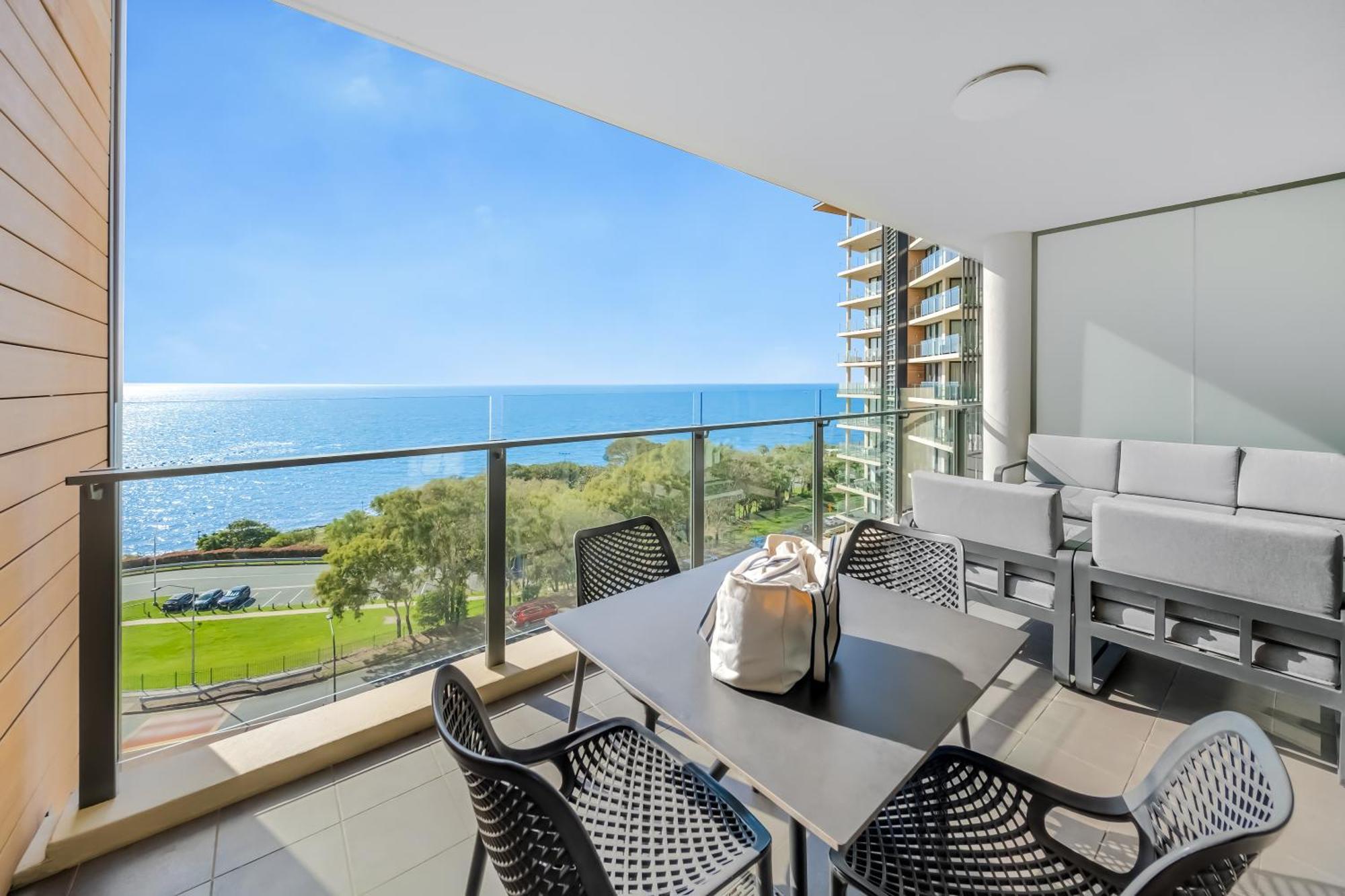 Oaks Redcliffe Mon Komo Suites Exteriör bild
