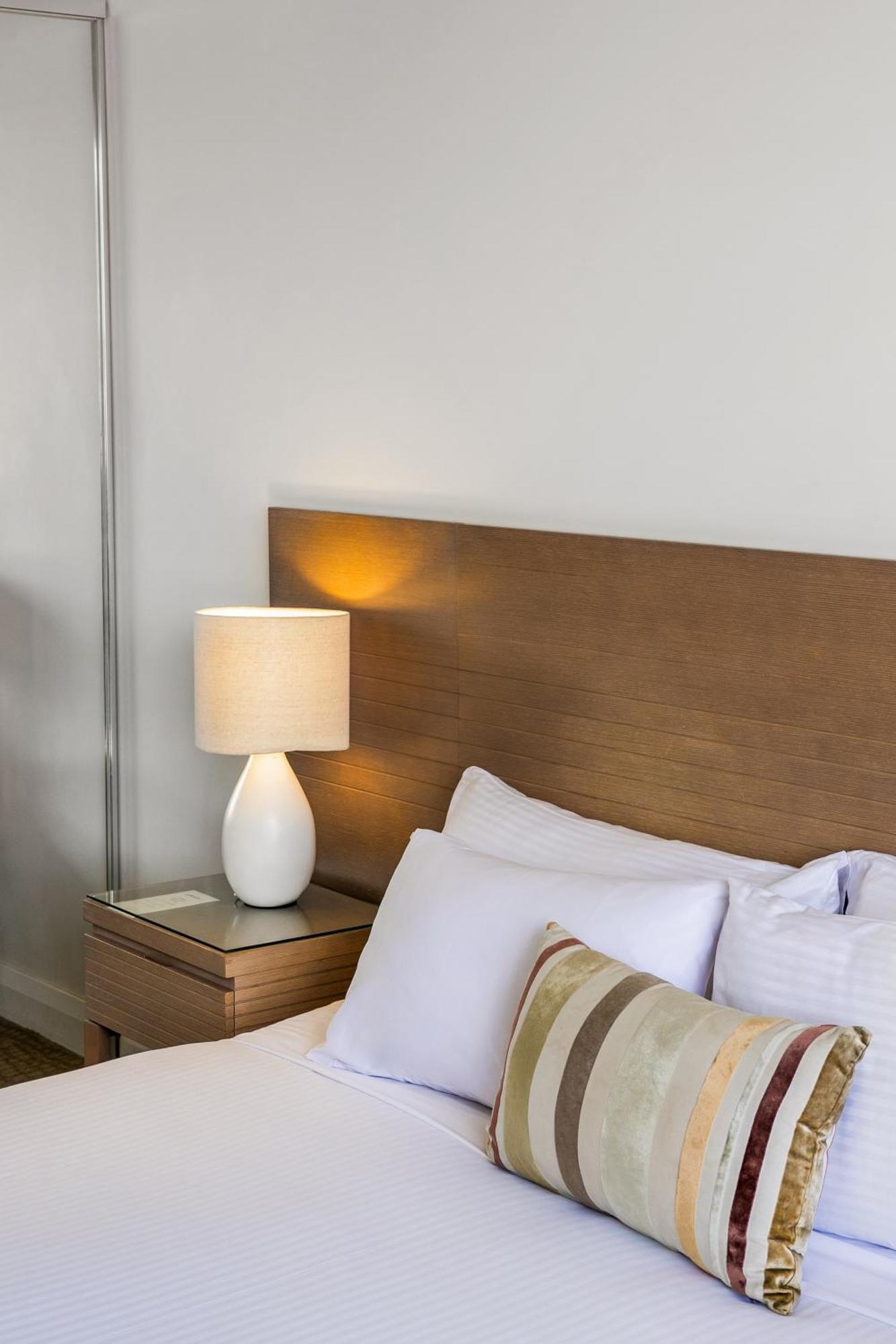 Oaks Redcliffe Mon Komo Suites Exteriör bild